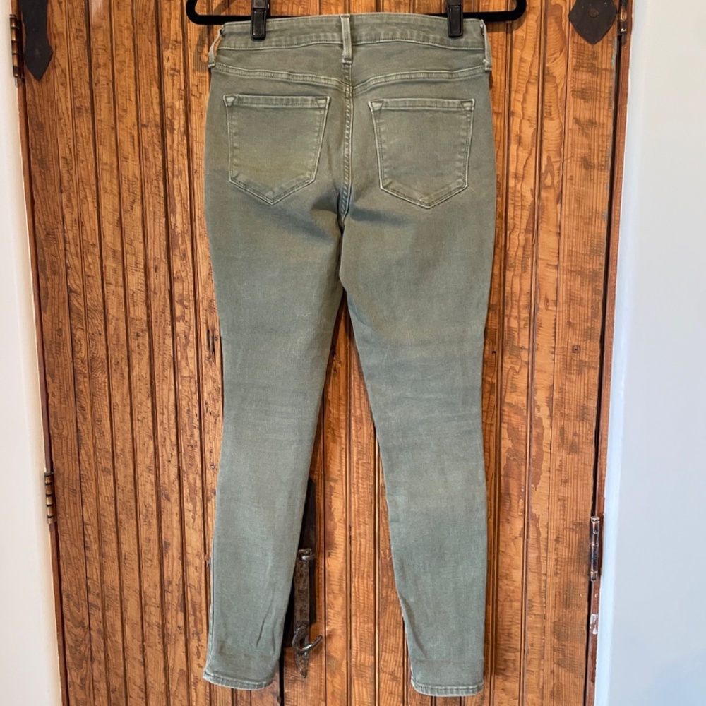 Old Navy Rockstar Mid-Rise Stretch Skinny Jeans - Size 6 - 2 pairs - Picture 6 of 15